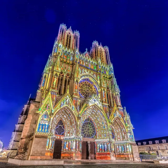 Light art à la cathédrale Notre-Dame de Reims – Frédéric Leroux photographe