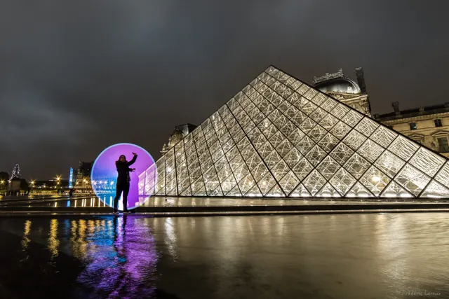 Light painting au Louvre – Frédéric Leroux photographe