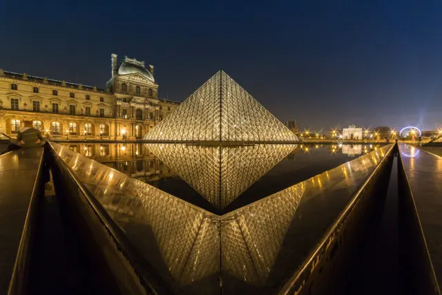 Light painting au Louvre, Paris – Frédéric Leroux photographe