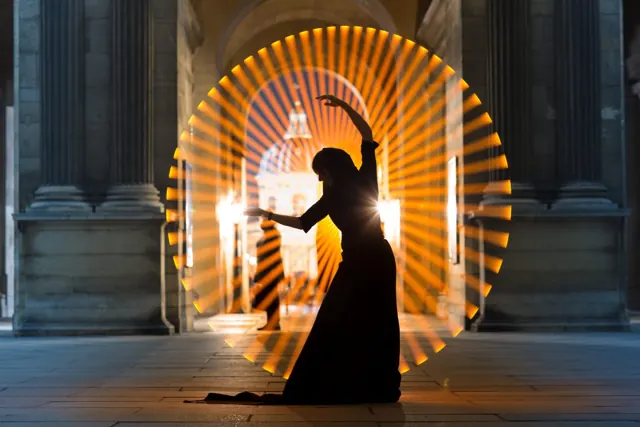Light painting au Louvre, Paris – Frédéric Leroux photographe