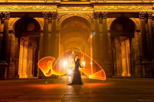 Light painting au Louvre, Paris – Frédéric Leroux photographe