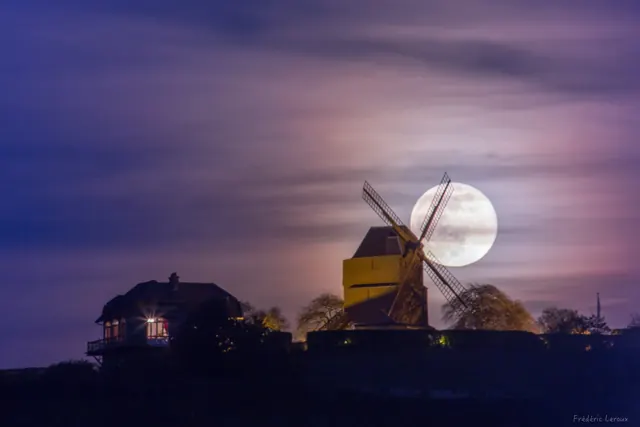 Pleine lune sur le moulin de Verzenay – Frédéric Leroux photographe