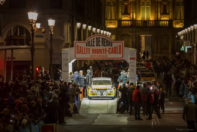 Rallye Monte-Carlo Historique à Reims – Frédéric Leroux photographe