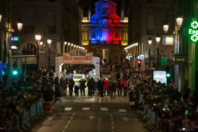 Rallye Monte-Carlo Historique à Reims – Frédéric Leroux photographe